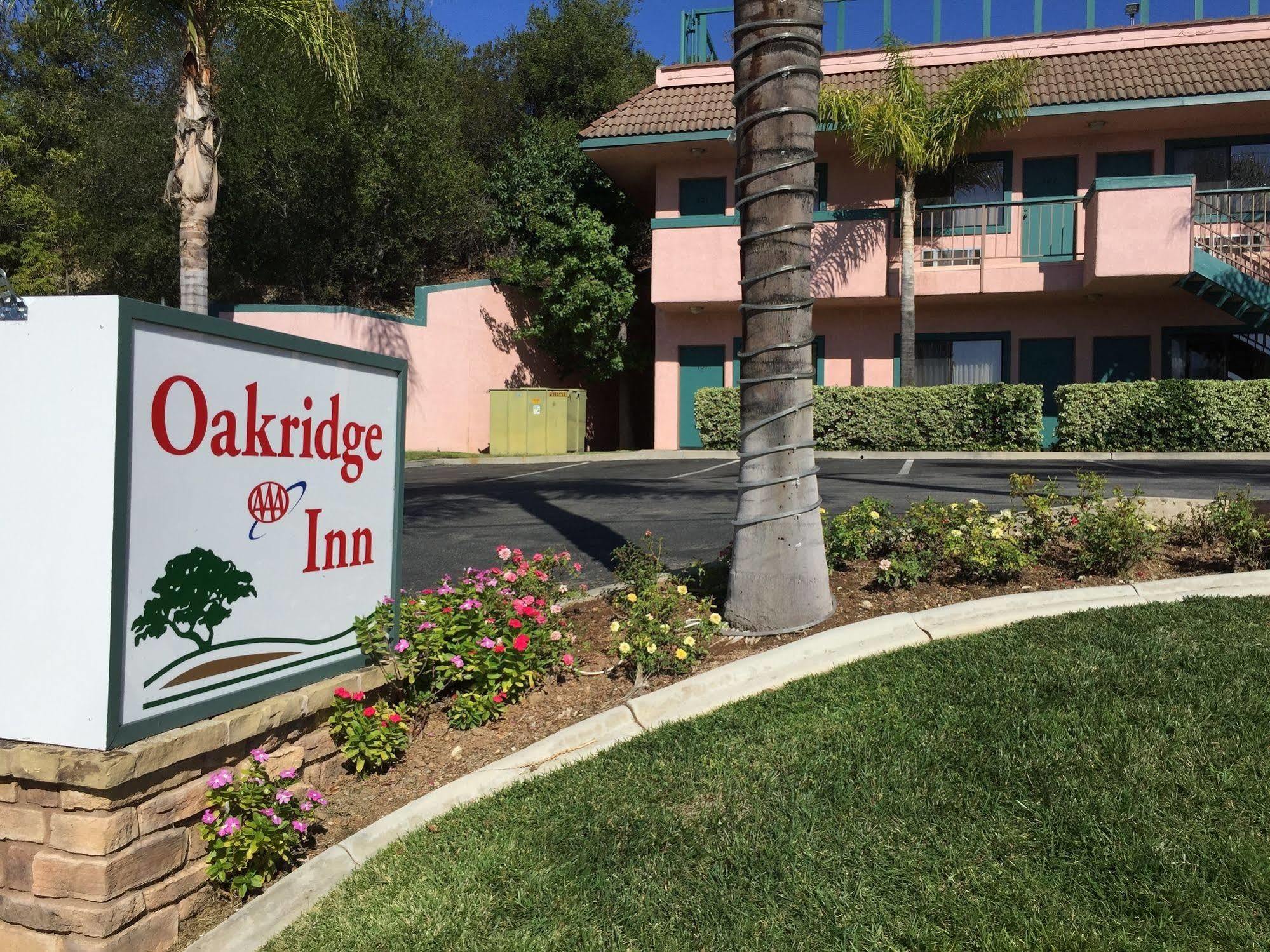 Oakridge Inn Oak View Exterior photo